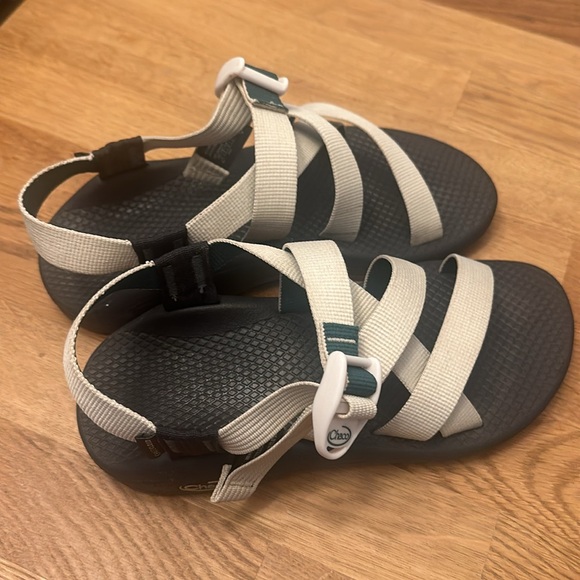 Chaco Banded Z/Cloud - Like New - Picture 2 of 6